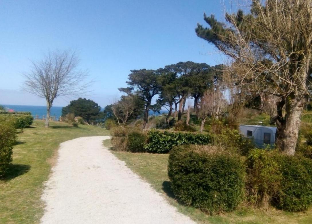 Les Hortensias Grande Tente Familiale Deux Chambres Et Sejour Vue Mer Sur Camping Nature Plestin-les-Grèves Екстериор снимка