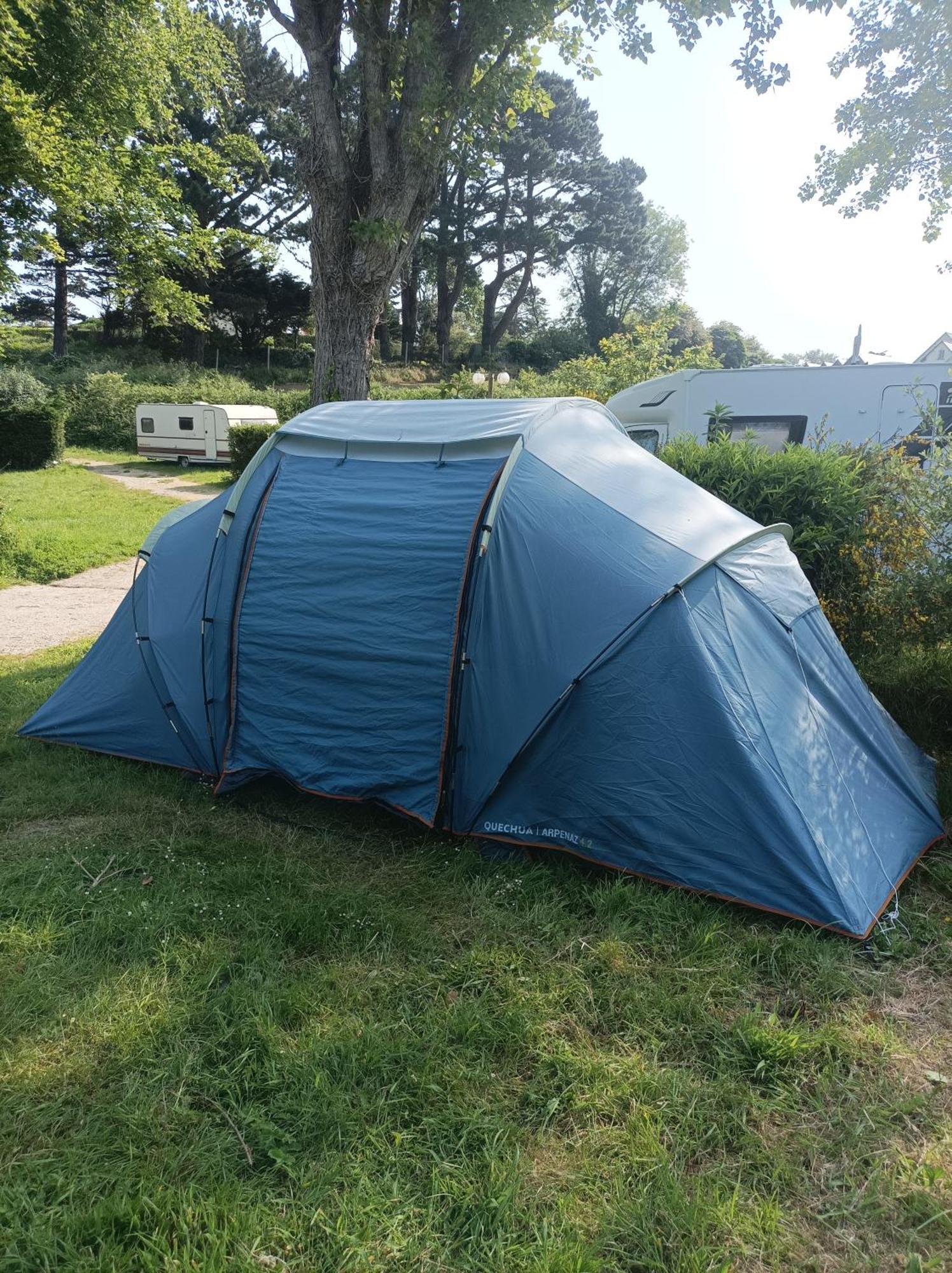 Les Hortensias Grande Tente Familiale Deux Chambres Et Sejour Vue Mer Sur Camping Nature Plestin-les-Grèves Стая снимка